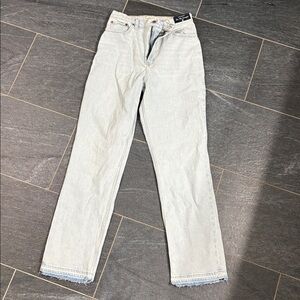 29LONG Abercrombie & Fitch '90s Straight Ultra High Rise Jeans - Light Blue